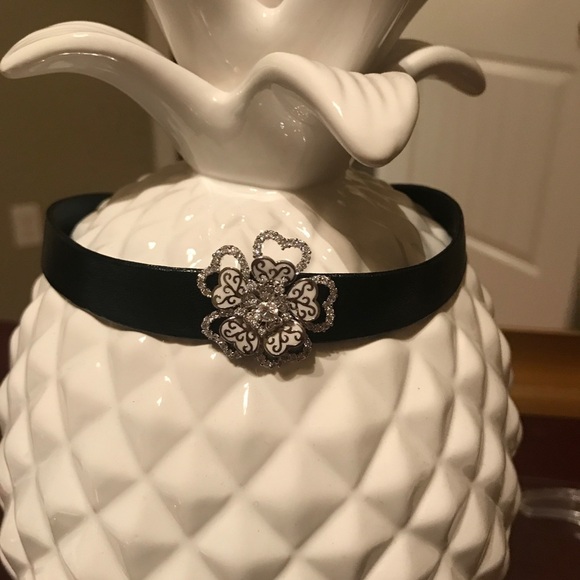 🟣🟣🌸Rhinestone Embellished Choker - Picture 3 of 4